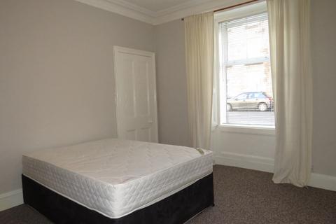 2 bedroom flat to rent, Bruce Street, Stirling Town, Stirling, FK8