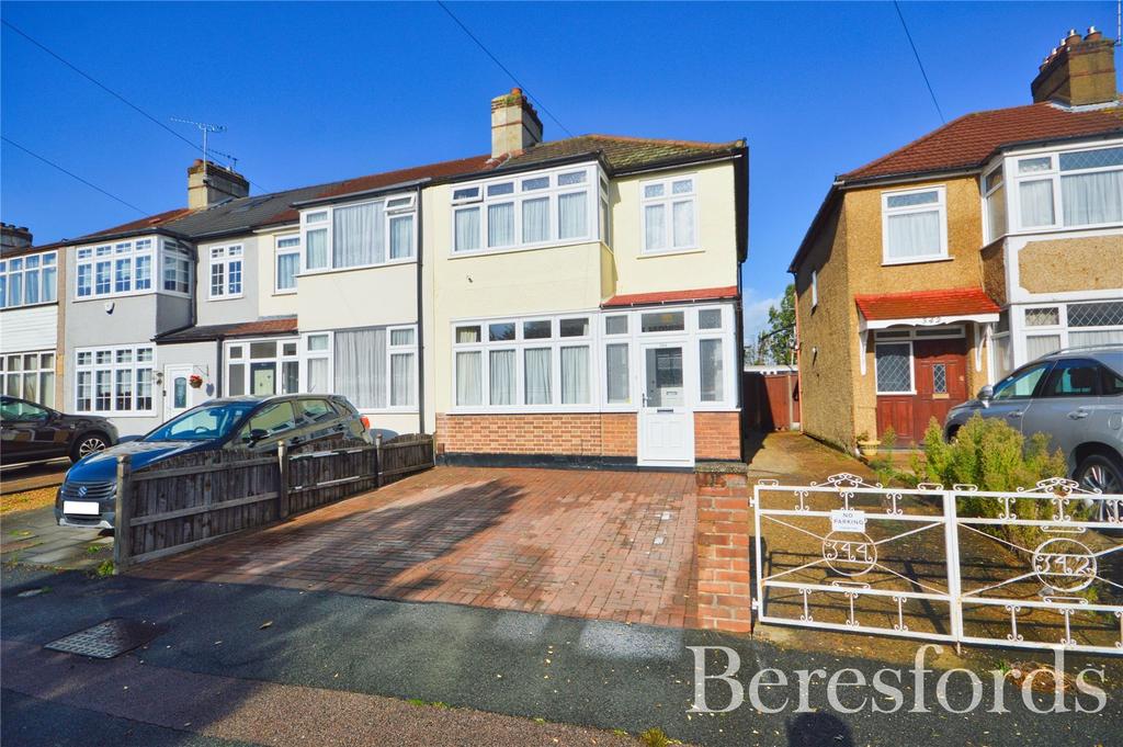 Crow Lane, Romford, RM7 3 bed end of terrace house - £450,000