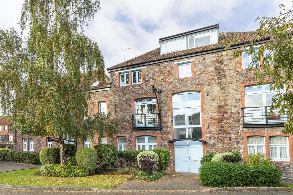 Osborne Wallis House, Hotwells 3 bed flat £1,800 pcm (£415 pw)