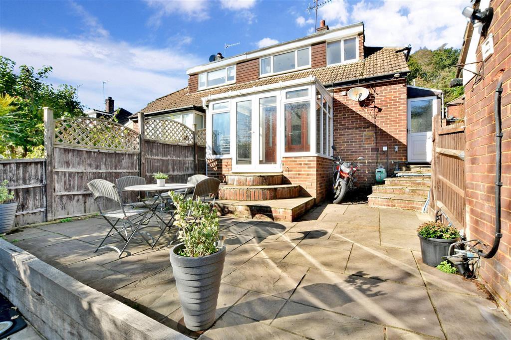 Claygate Road, Dorking, Surrey 3 bed semidetached house £425,000