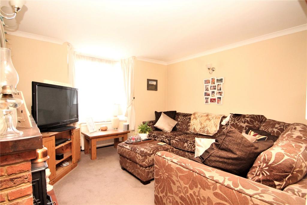 Rosemary Lane, Blackwater, Camberley... 2 bed end of terrace house £