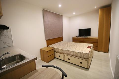 undefined, Great South West Road, HOUNSLOW, Greater London, TW4