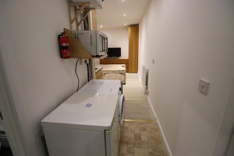 undefined, Great South West Road, HOUNSLOW, Greater London, TW4
