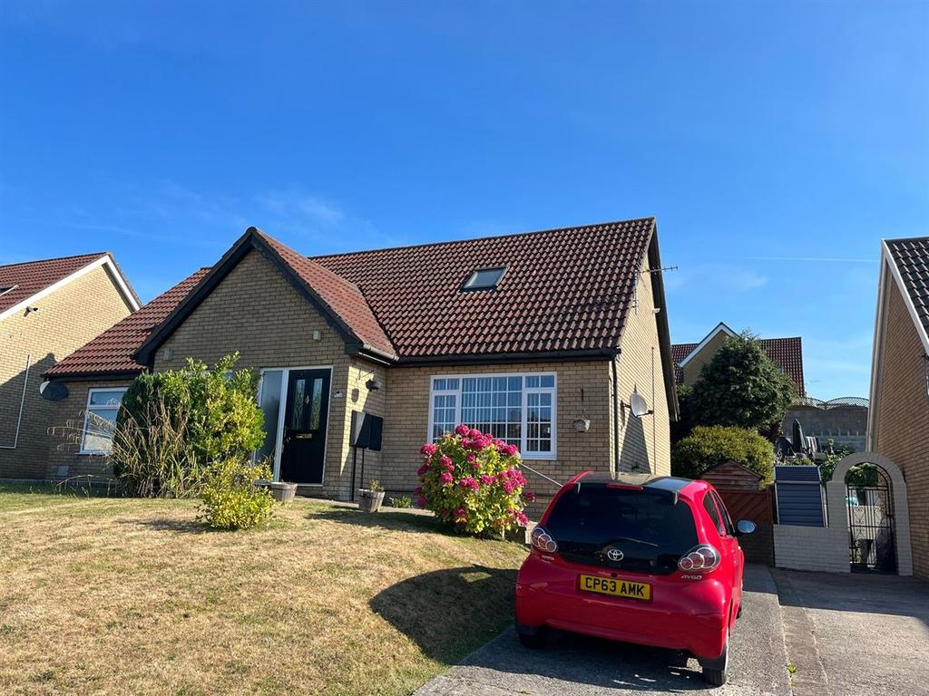 Hunters Ridge, Brackla, Bridgend 3 bed semidetached house £995 pcm