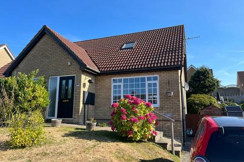 3 bedroom semi-detached house to rent, Hunters Ridge, Brackla, Bridgend