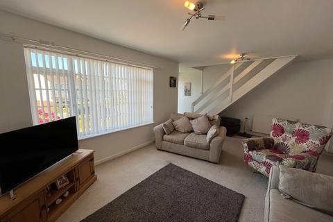 3 bedroom semi-detached house to rent, Hunters Ridge, Brackla, Bridgend