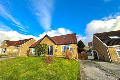 3 bedroom semi-detached house to rent, Hunters Ridge, Brackla, Bridgend