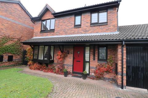 4 bedroom detached house to rent, Oakhurst Drive, Wistaston, CW2