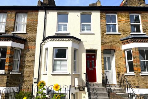 2 bedroom maisonette to rent, Page Heath Villas, Bromley, Kent, BR1