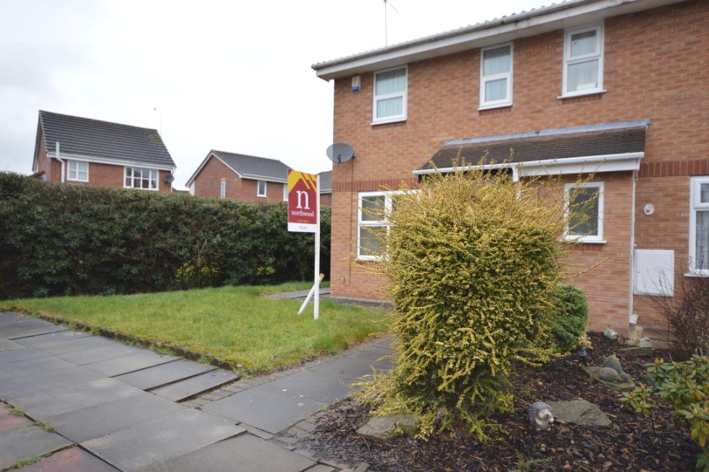 Lambourn Drive, Coppenhall, Crewe, CW1 2 bed semidetached house £675