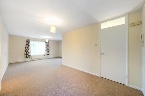 2 bedroom flat to rent, Bevis Walk, Bury St Edmunds, IP33