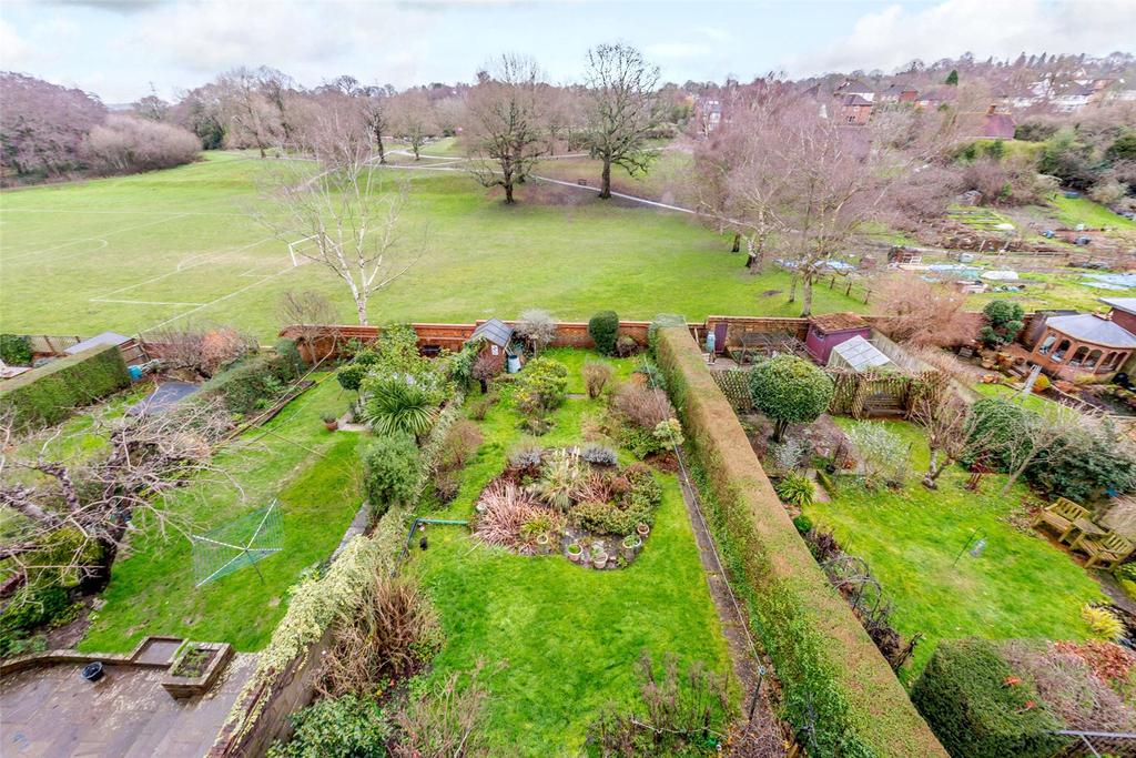 Dorking Road, Tunbridge Wells 4 bed detached house £650,000