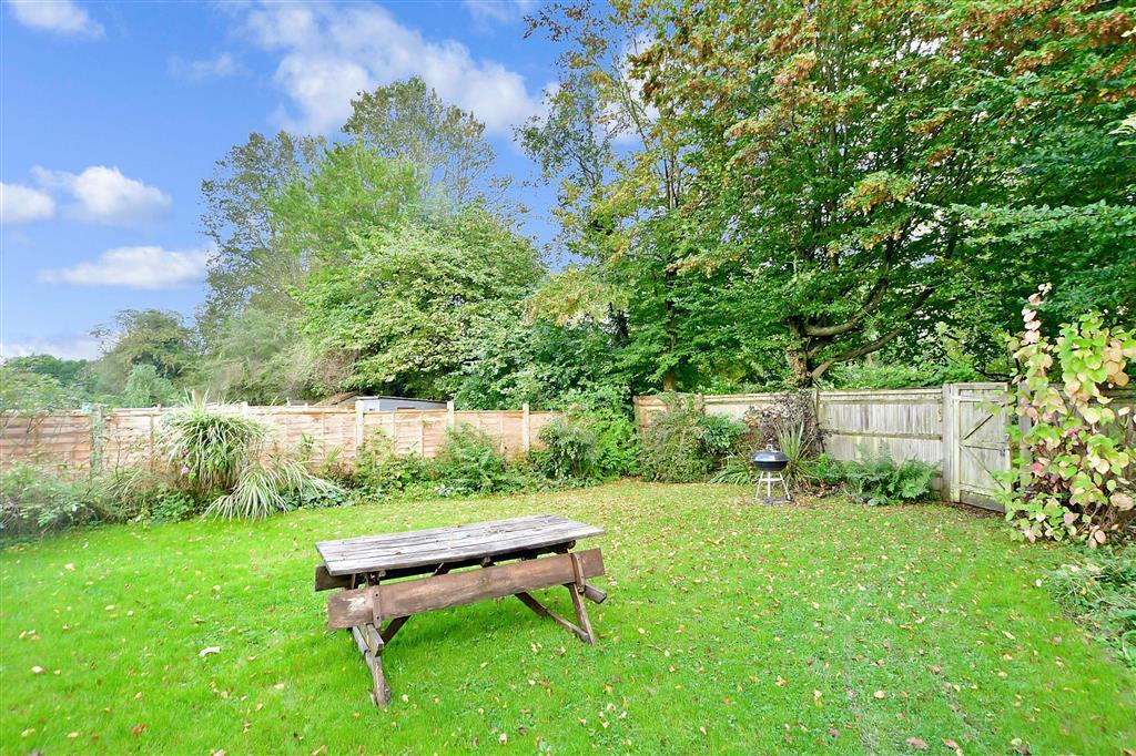 Cook Road, Horsham, West Sussex 4 bed end of terrace house £425,000