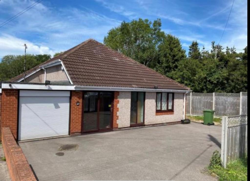 Cromwell Lane, Tile Hill, Coventry... 3 bed detached bungalow £349,995