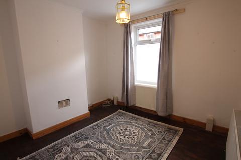 2 bedroom terraced house to rent, Norton Street, Grantham