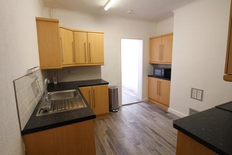2 bedroom terraced house to rent, Norton Street, Grantham