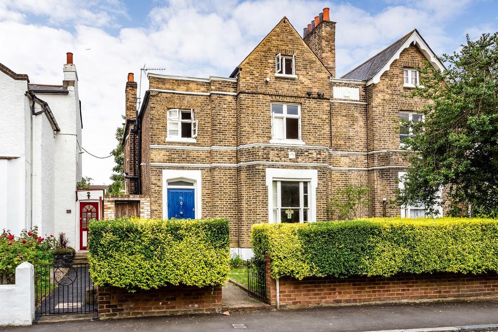 Elm Grove, Peckham, SE15 5 bed semidetached house £2,990 pcm (£690 pw)
