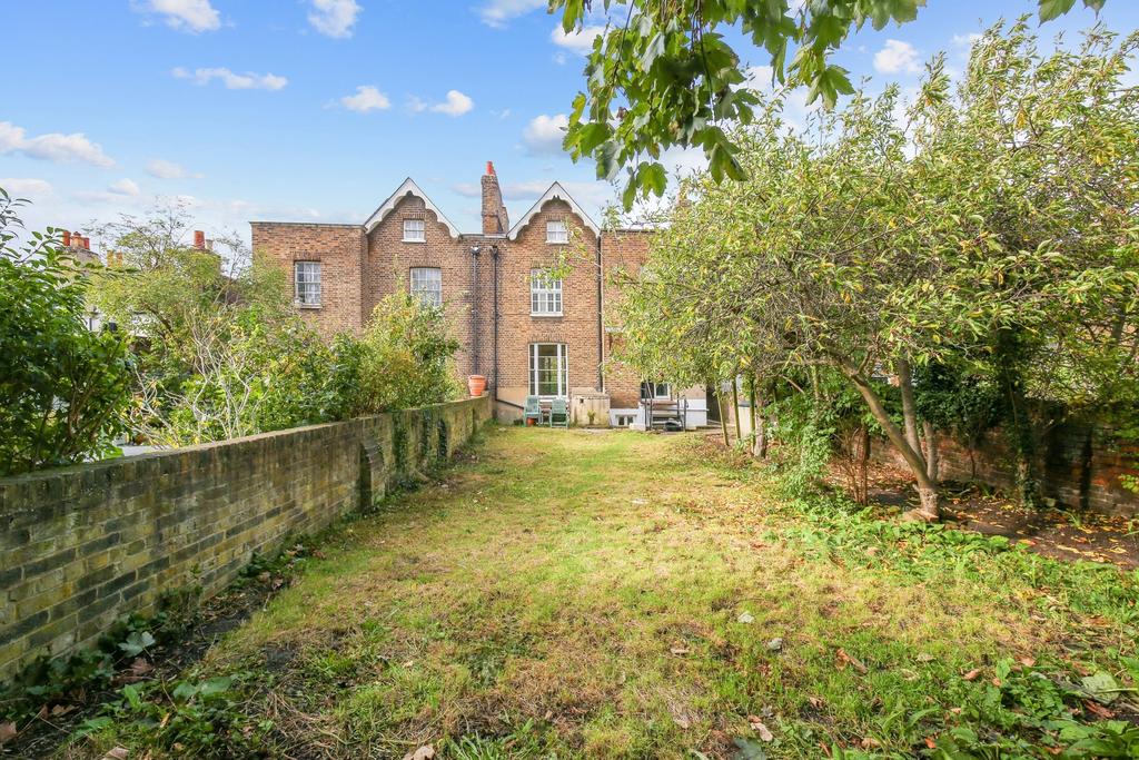 Elm Grove, Peckham, SE15 5 bed semidetached house £2,990 pcm (£690 pw)
