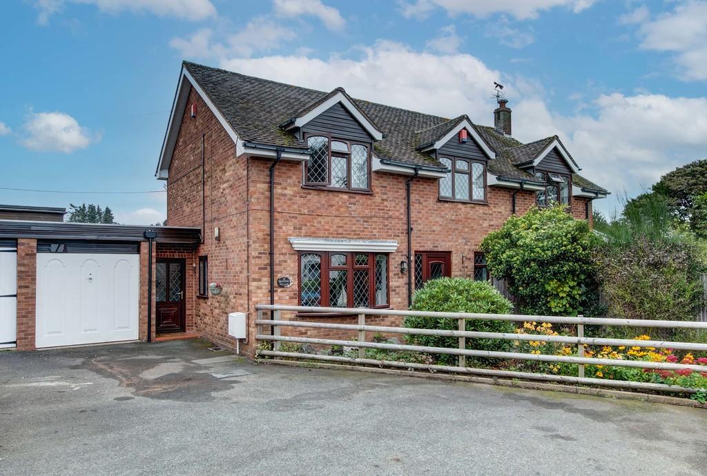 Tranters Cottage, Doctors Hill, Bournheath, Bromsgrove, B61 9JE 4 bed