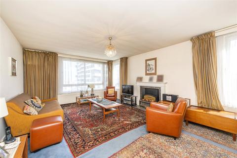 394 The Water Gardens, London, W2 2DL