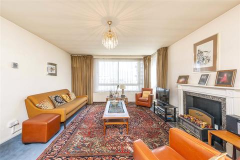 394 The Water Gardens, London, W2 2DL