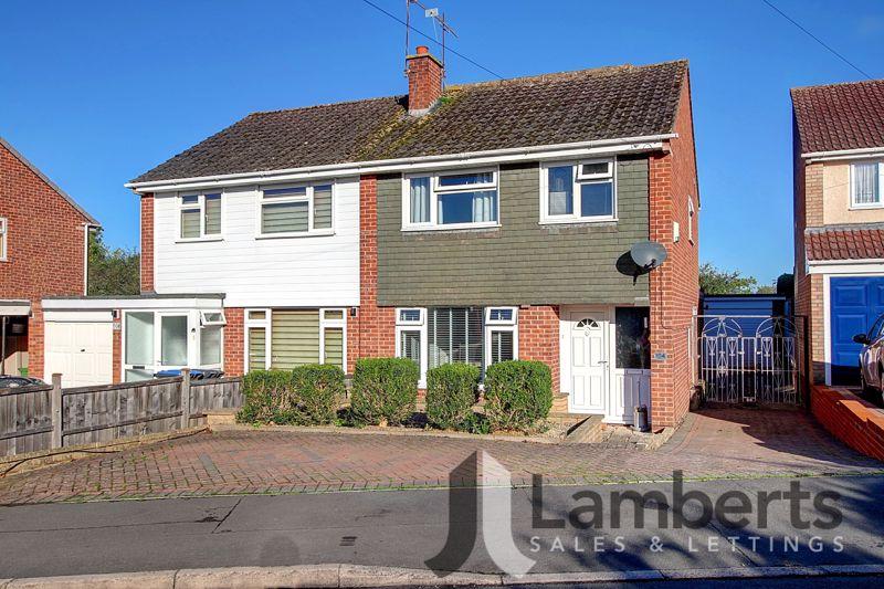 St. Judes Avenue, Studley 3 bed semidetached house £300,000