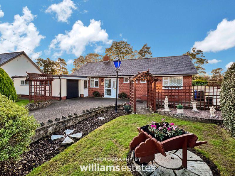 Llanfair Road, Ruthin 3 bed detached bungalow £380,000
