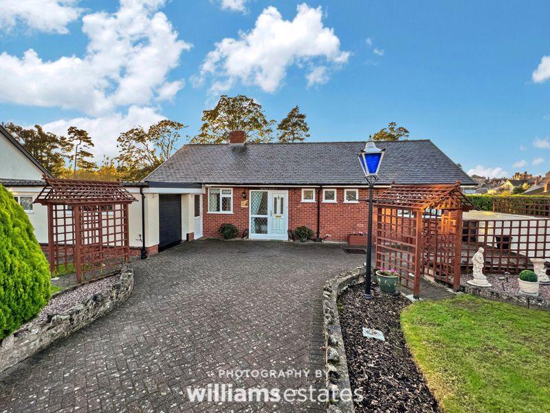Llanfair Road, Ruthin 3 bed detached bungalow £380,000