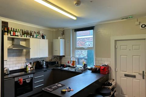 3 bedroom terraced house to rent, 56 Neill Road, Ecclesall