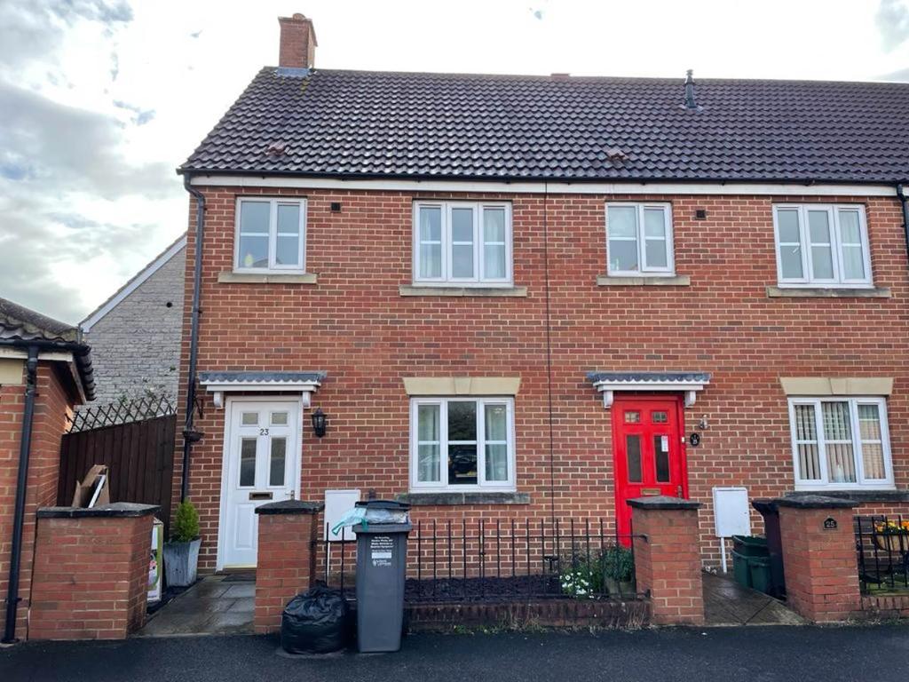 Walkers Drive, Weston Village... 3 bed house £995 pcm (£230 pw)