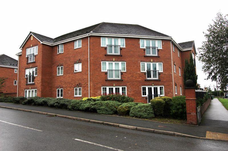 Squires Grove, Willenhall 2 bed apartment £105,000