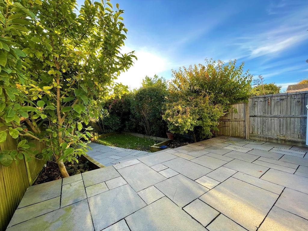 Seaford Close, Luton, LU2 8JX 3 bed terraced house to rent £1,500 pcm