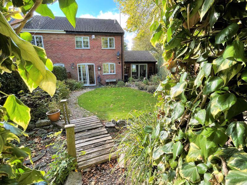 Pochins Close, Wigston 3 bed terraced house £250,000
