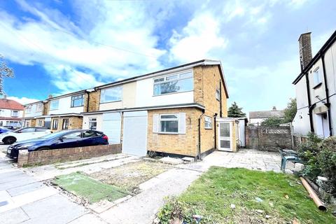 3 bedroom semi-detached house to rent - Seaforth Grove, Southend-On-Sea