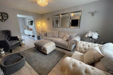 9 Field Road, Aveley, South Ockendon, RM15 4AL