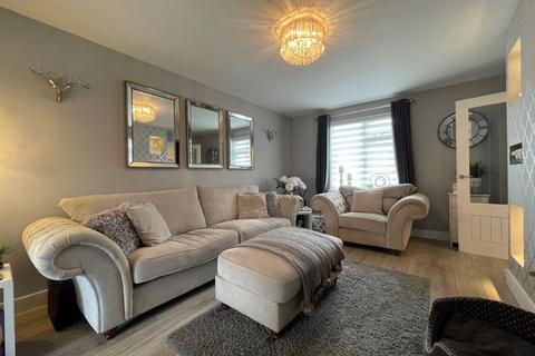 9 Field Road, Aveley, South Ockendon, RM15 4AL