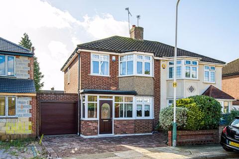 9 Abbotts Close, Romford, RM7 8QU