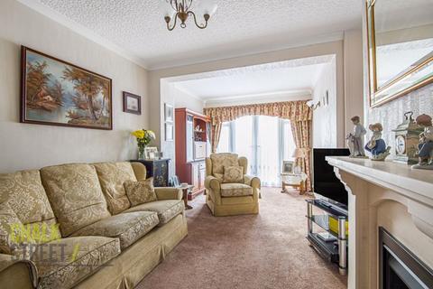 9 Abbotts Close, Romford, RM7 8QU
