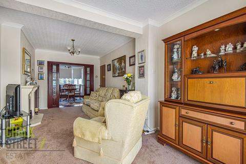 9 Abbotts Close, Romford, RM7 8QU