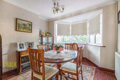 9 Abbotts Close, Romford, RM7 8QU