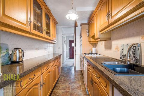 9 Abbotts Close, Romford, RM7 8QU