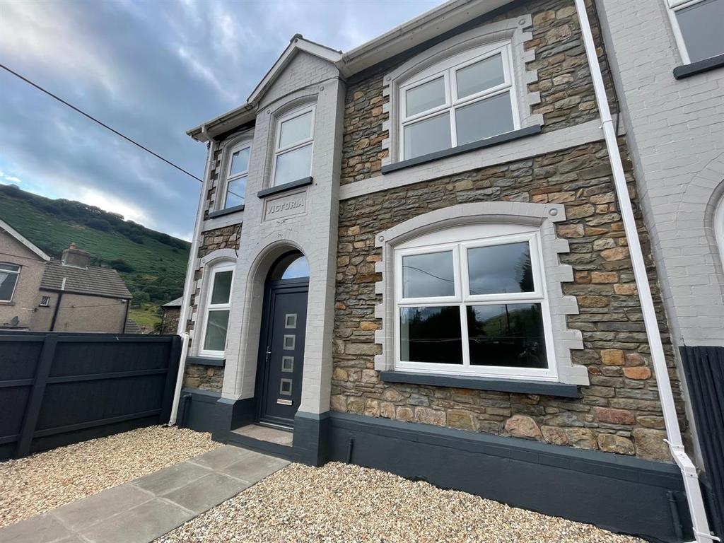 Mill Terrace, Cwm, Ebbw Vale 3 bed terraced house £650 pcm (£150 pw)