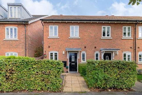 21, Page Place Frogmore, St Albans, AL2 2FB