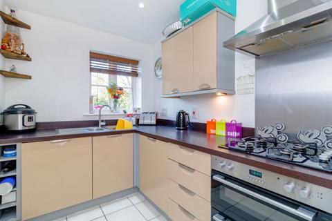 21, Page Place Frogmore, St Albans, AL2 2FB