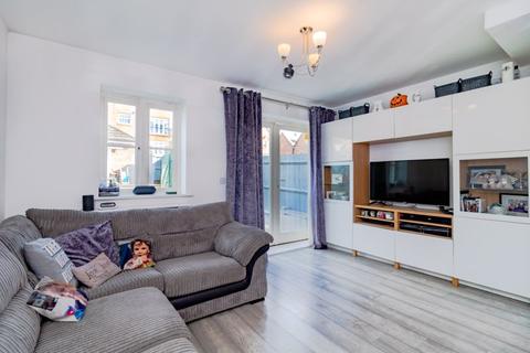 21, Page Place Frogmore, St Albans, AL2 2FB