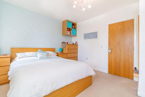 21, Page Place Frogmore, St Albans, AL2 2FB