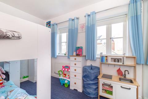 21, Page Place Frogmore, St Albans, AL2 2FB