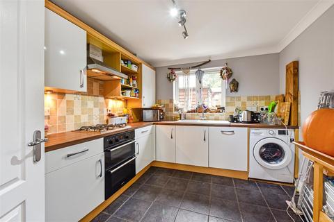 6 Cherry Orchard, Whitchurch, RG28 7HS