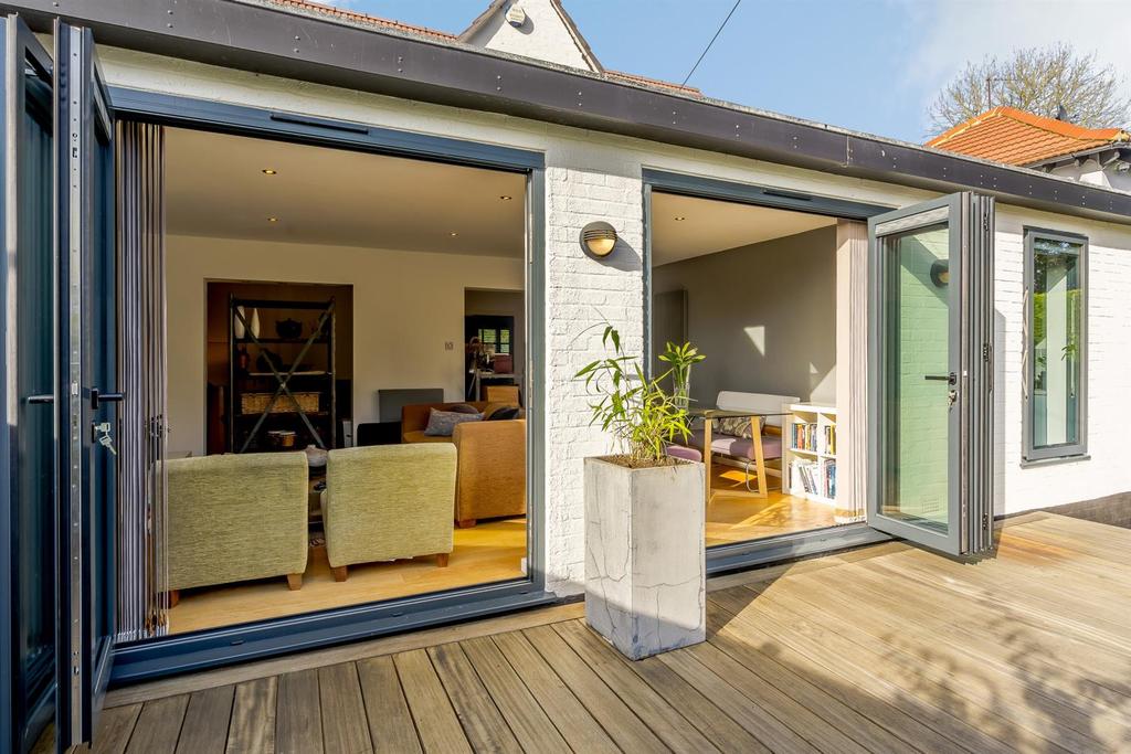 8481423-exterior22.jpg