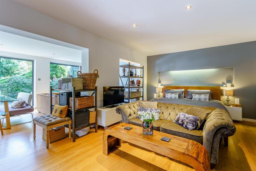8481423-interior09.jpg